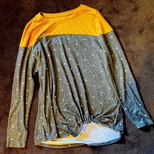 Women’s long sleeved top